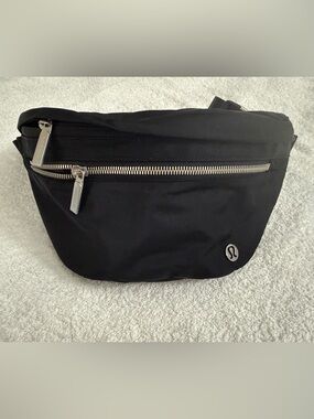 Lululemon City Adventurer Black Belt Bag 2.5 L
